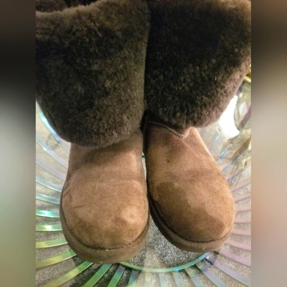 UGG Bailey Button Triplet 1873 w/ CHO Chocolate SIZE 8